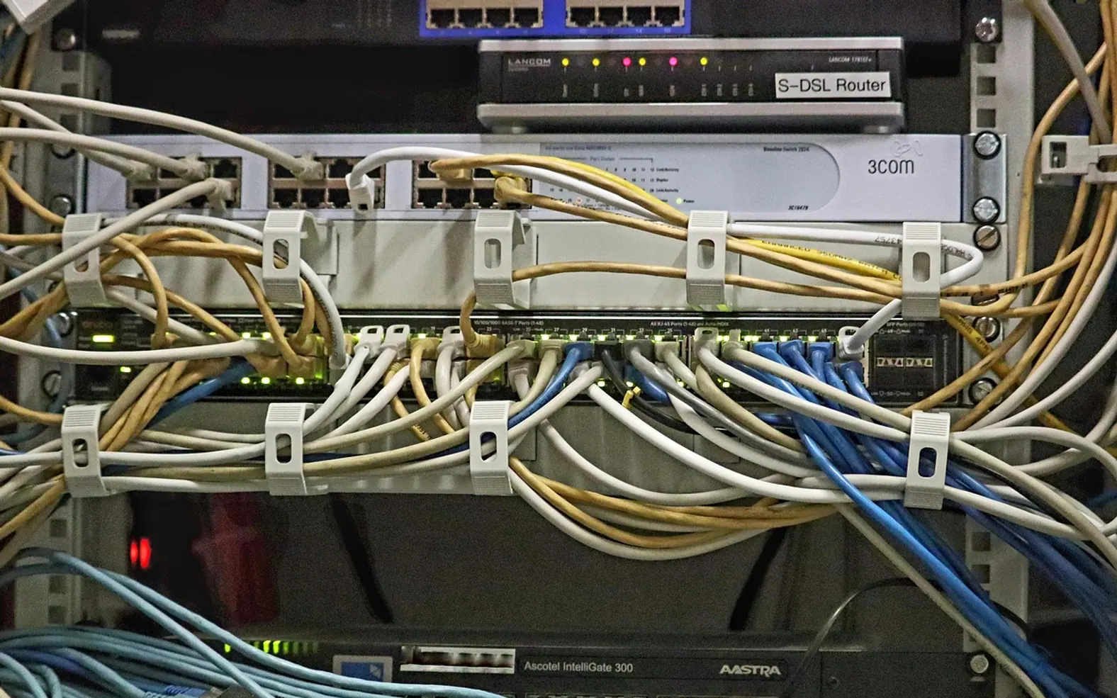 Server, technology and computer